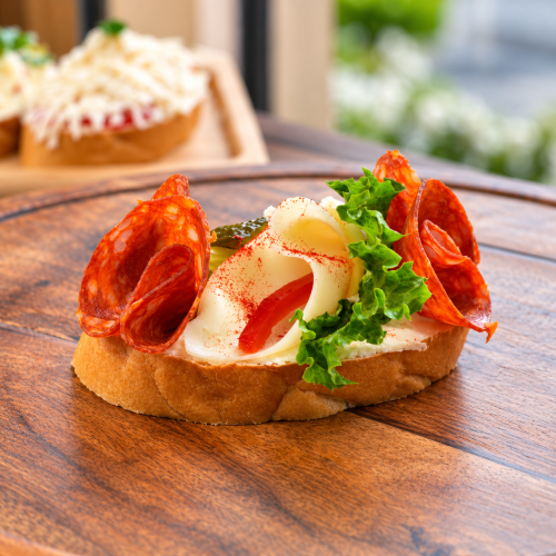 Chlebíček s chorizo 100g